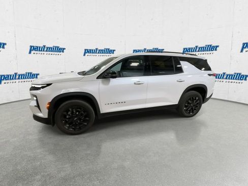 Used 2024 Chevrolet Traverse LT w/ Enhanced Driving Package FWD image 5
