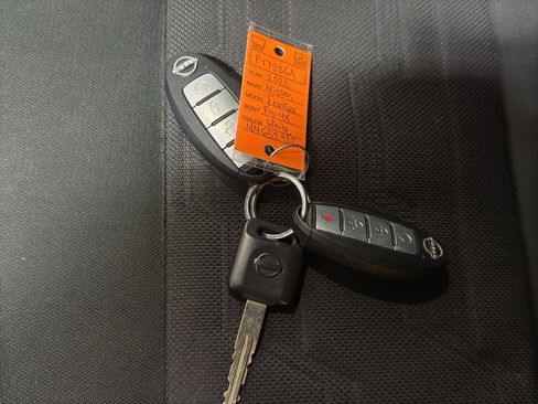 Used 2022 Nissan Frontier PRO-4X w/ Technology Package image 39