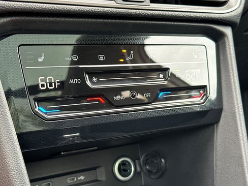 New 2026 Volkswagen Taos SE AWD/4WD image 19