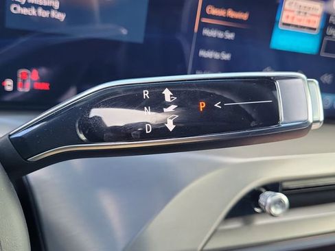 Used 2026 Cadillac Vistiq Premium Luxury image 29