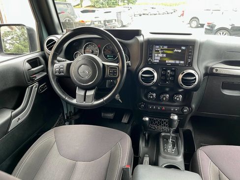 Used 2015 Jeep Wrangler Unlimited Rubicon w/ Dual Top Group image 7