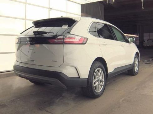 Used 2024 Ford Edge SEL w/ Convenience Package image 3