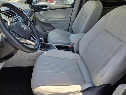 Used 2023 Volkswagen Tiguan SE AWD/4WD image 22