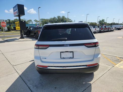 Used 2024 Jeep Grand Cherokee Limited 4xe w/ Trailer Tow Package AWD/4WD image 4