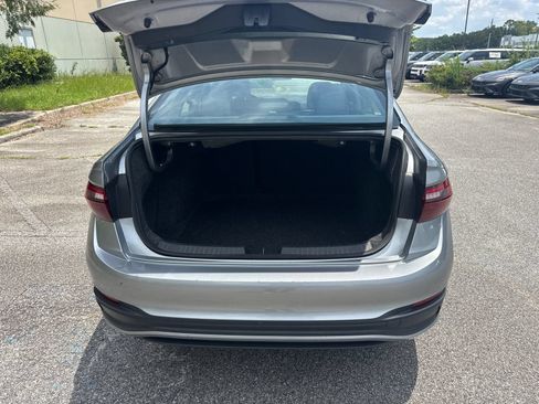 Used 2024 Volkswagen Jetta SE FWD image 18
