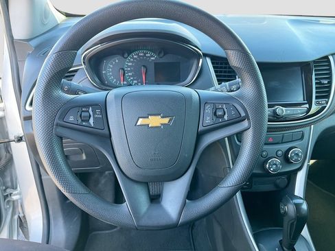 Used 2022 Chevrolet Trax LS w/ Tint and Cruise Package FWD image 11