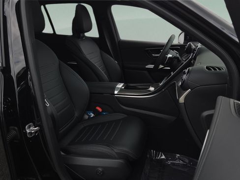 Used 2026 Mercedes-Benz GLC 300 image 18