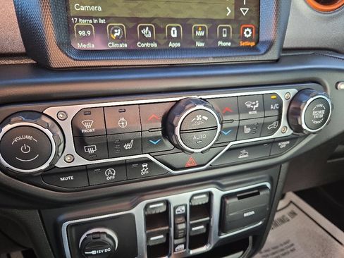 Used 2023 Jeep Gladiator Mojave w/ Cold Weather Group AWD/4WD image 65