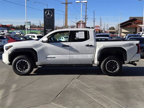 Used 2024 Toyota Tacoma TRD Off-Road image 39