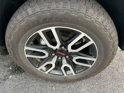 Used 2021 GMC Yukon XL AT4 w/ AT4 Premium Package image 13