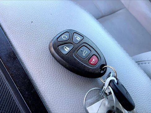 Used 2013 GMC Yukon XL SLT image 13