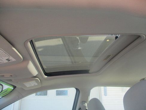 Used 2006 Chevrolet Cobalt LT w/ Preferred Equipment Group image 10