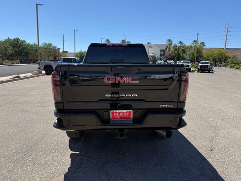 Used 2024 GMC Sierra 3500 AT4 w/ AT4 Premium Plus Package AWD/4WD image 6