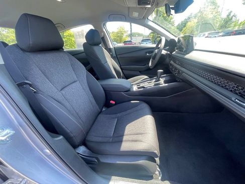 Used 2025 Honda Accord LX image 32