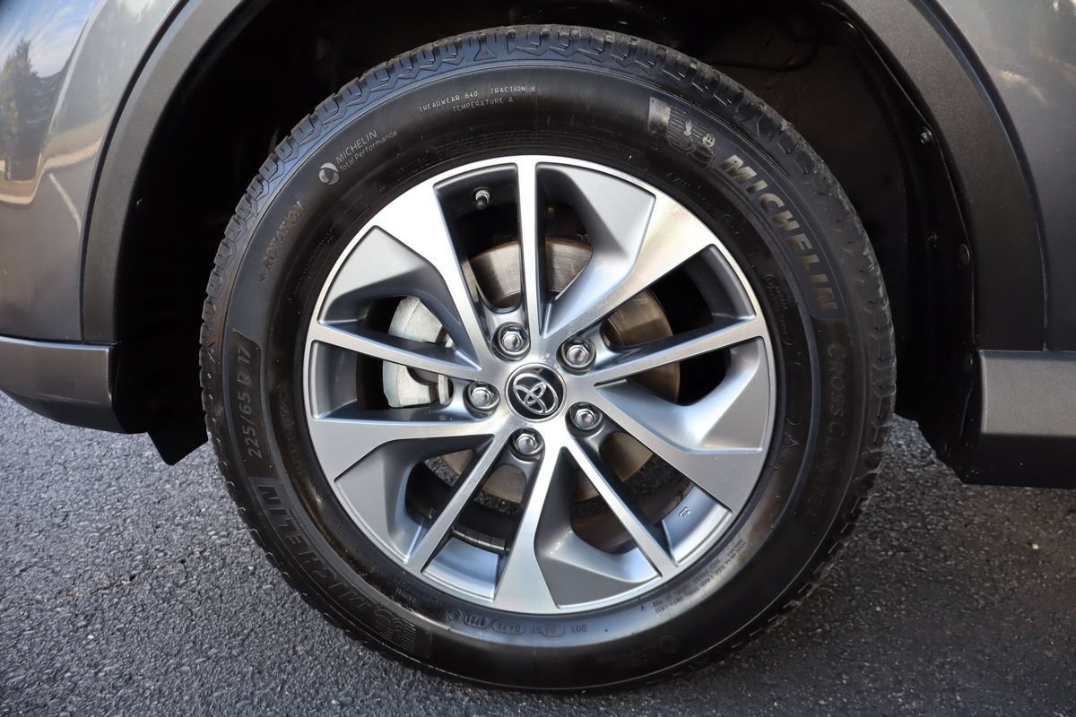 Used 2018 Toyota RAV4 XLE w/ Convenience Package AWD/4WD image 42