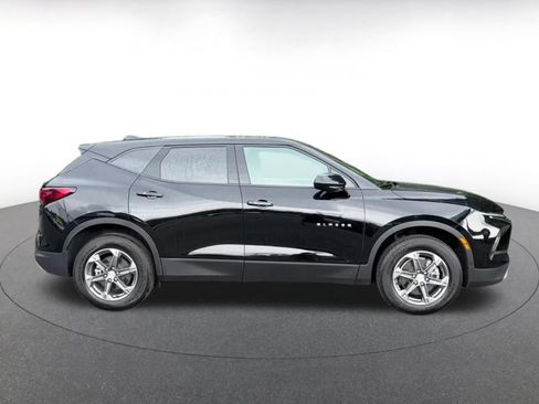 Used 2025 Chevrolet Blazer LT FWD image 13