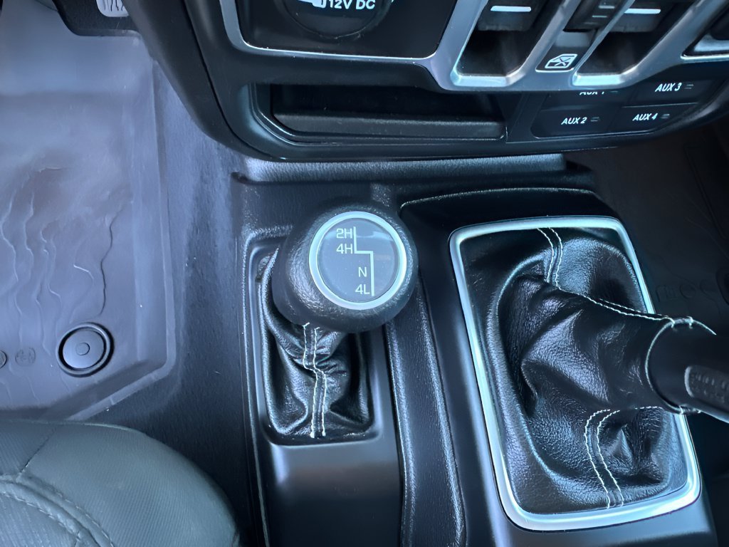 Used 2018 Jeep Wrangler Unlimited Sahara w/ Cold Weather Group AWD/4WD image 21