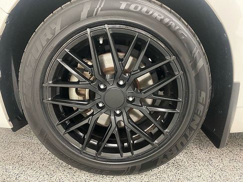 Used 2018 Toyota Avalon XLE Plus image 23