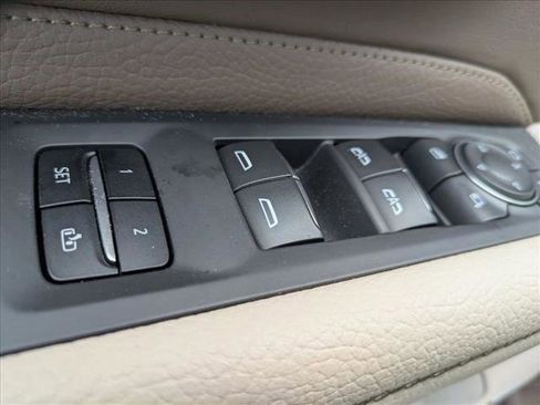 Used 2021 GMC Yukon XL Denali image 7