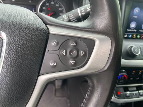Used 2020 GMC Acadia SLE AWD/4WD image 17