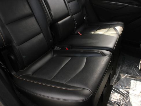 Used 2021 Chevrolet Equinox Premier FWD image 19