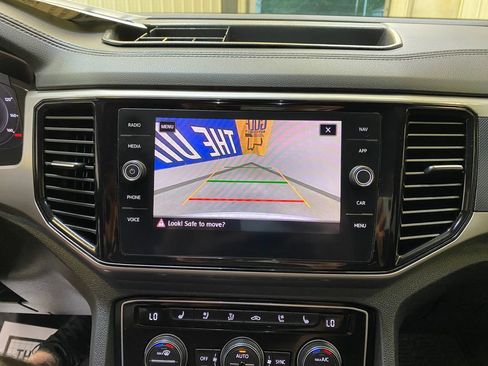 Used 2020 Volkswagen Atlas Cross Sport SEL Premium AWD/4WD image 45