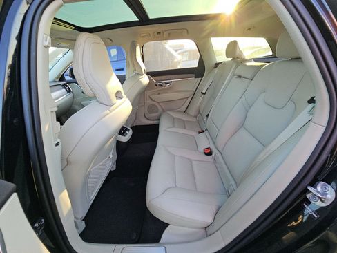 Used 2025 Volvo V90 B6 Cross Country Plus AWD/4WD image 8