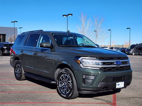 Used 2022 Ford Expedition XLT image 6