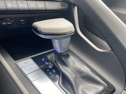 Certified 2024 Hyundai Elantra SEL FWD image 17