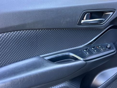 Used 2019 Toyota C-HR LE FWD image 12