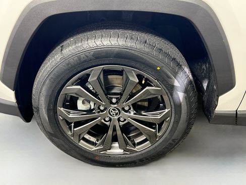 Used 2024 Toyota RAV4 Limited image 13