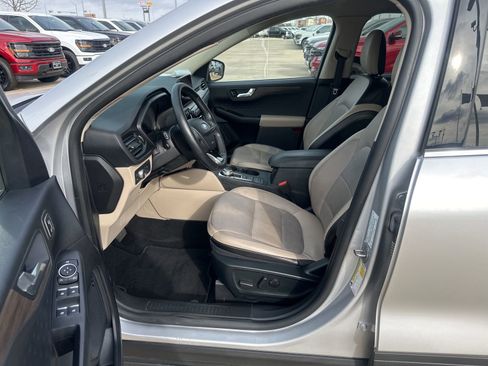 Used 2020 Ford Escape Titanium image 15