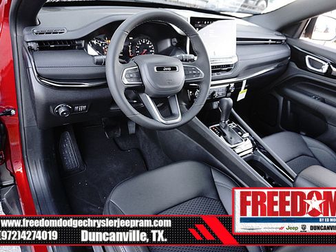 New 2026 Jeep Compass Latitude image 10