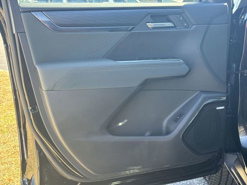 Used 2026 GMC Acadia AT4 w/ Super Cruise Package image 14