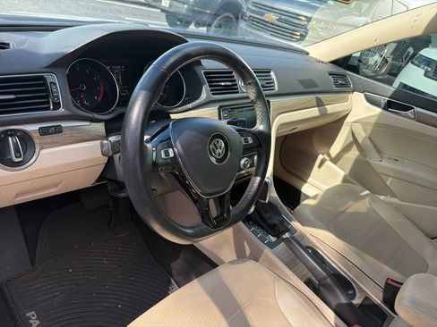Used 2017 Volkswagen Passat 1.8T SE image 9