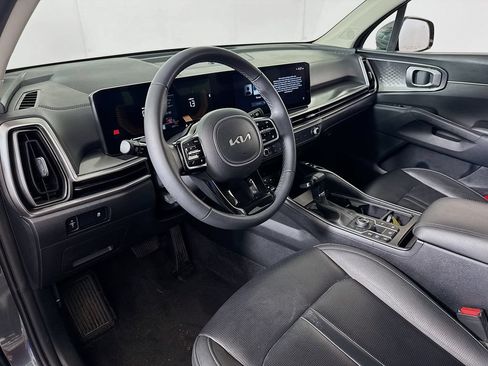 Used 2025 Kia Sorento S AWD/4WD image 9