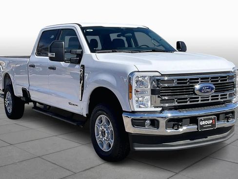 New 2026 Ford F350 XLT w/ FX4 Off-Road Package image 2
