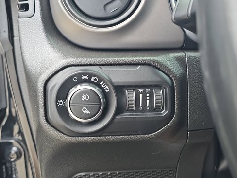 Used 2022 Jeep Gladiator Sport image 30