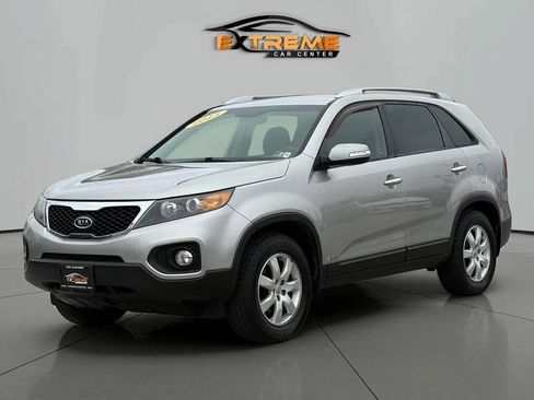 Used 2013 Kia Sorento LX w/ Convenience Pkg AWD/4WD image 2