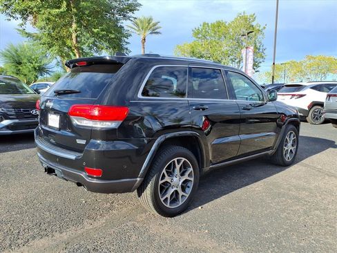 Used 2018 Jeep Grand Cherokee Limited image 5