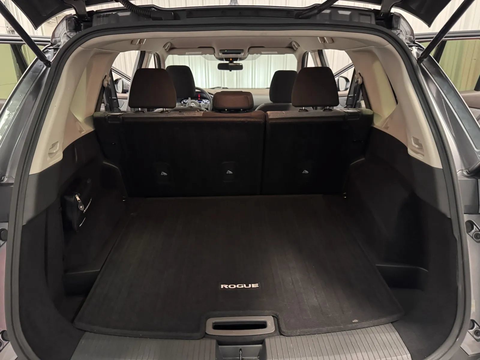 Used 2023 Nissan Rogue SV AWD/4WD image 37