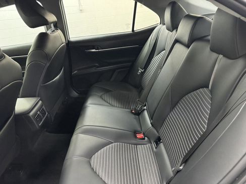 Used 2023 Toyota Camry SE image 11