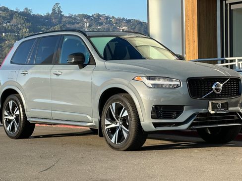 Used 2022 Volvo XC90 T8 R-Design image 9