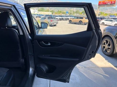 Used 2022 Nissan Rogue Sport SV w/ Technology Package AWD/4WD image 30