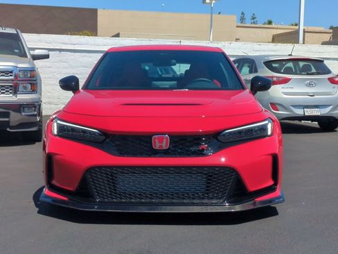 Used 2025 Honda Civic Type R image 2