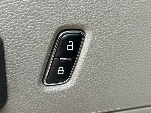 Used 2021 Ford F250 XLT w/ FX4 Off-Road Package AWD/4WD image 23