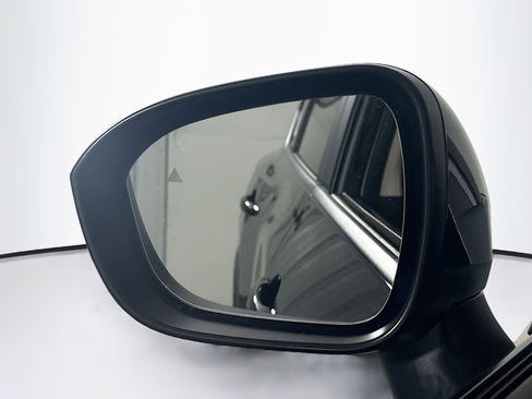 Used 2023 Nissan Rogue SV FWD image 16