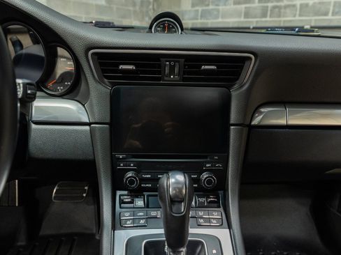 Used 2018 Porsche 911 Carrera RWD image 43