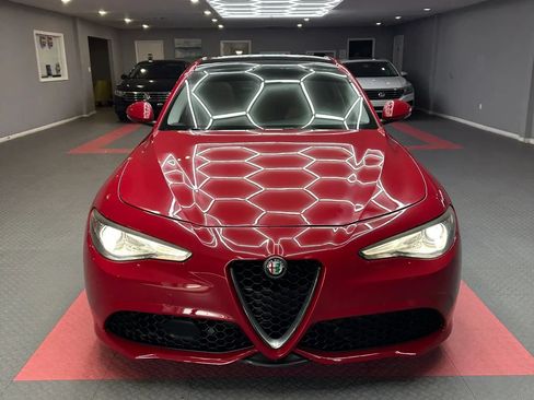 Used 2018 Alfa Romeo Giulia Ti Sport w/ Quick Order Package 22U Sport RWD image 8