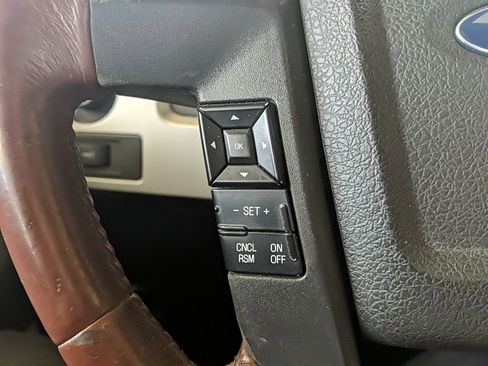 Used 2014 Ford F150 King Ranch w/ King Ranch Luxury Package image 17